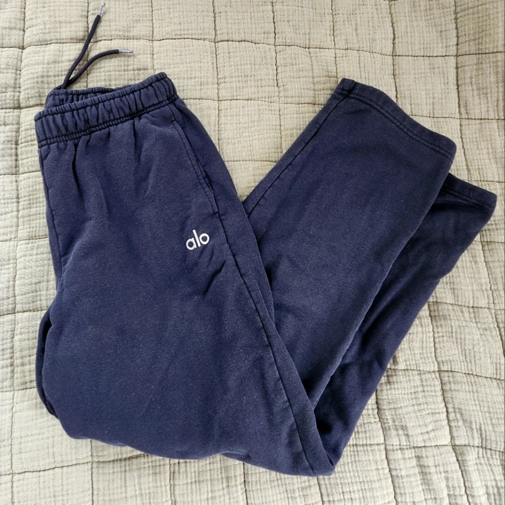 ALO Yoga (Small) Accolade straight leg sweatpants